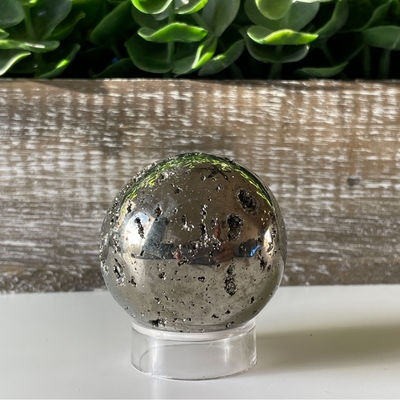 Pyrite Sphere - Picture 7 of 16
